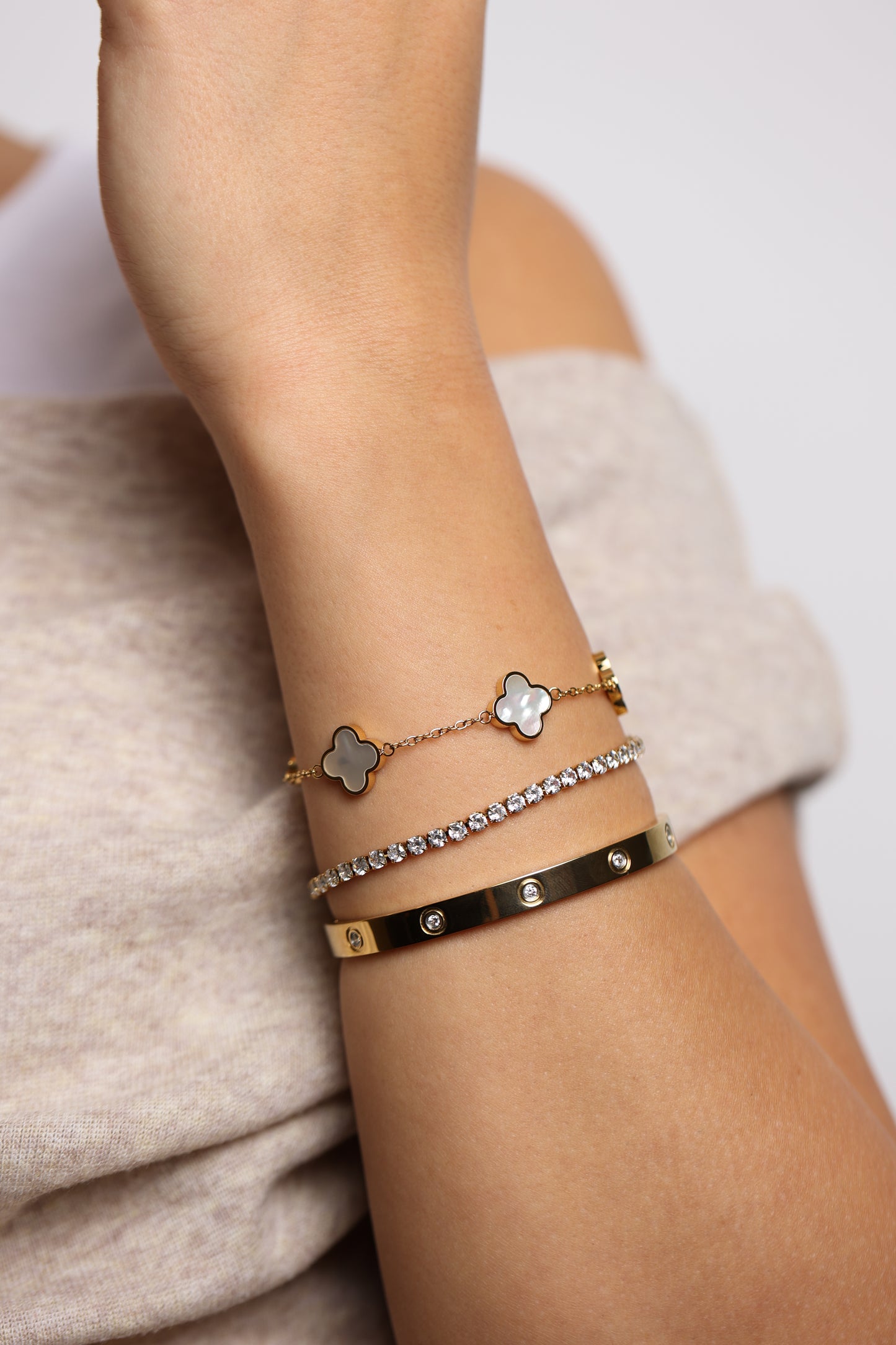 Clover Perlmutt Armband