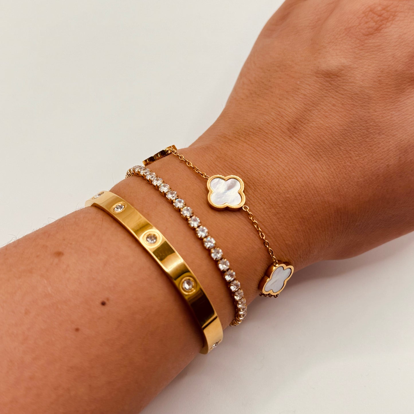 Clover Perlmutt Armband